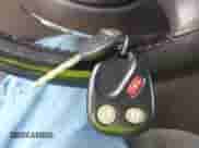 2006 Chevrolet Silverado 1500 LT2 z VIN 1GCEK19T06Z233304, wystawiony jako IAAI lot #43330025 z przebiegiem 198 732 mil mil oraz . Historia ofert i sprzedaży dostępna na DreamBid. Obrazek 11.