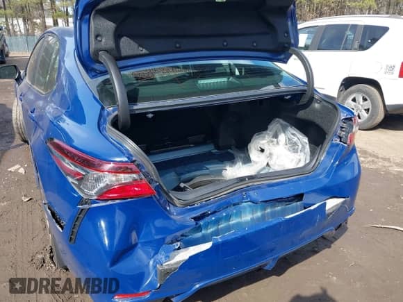 2023 Toyota Camry SE with VIN 4T1G11BK1PU098079, listed as a IAAI auction lot 41663463 with 38,070 mi miles and . Bid and sale history available at DreamBid. Image 6.