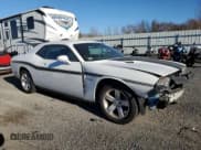 ✅ 2010 Dodge Challenger SE • VIN: 2B3CJ4DV8AH323797 • Lot: 79547304. Wystawiony na Copart z przebiegiem 97 437 mil. Bezpłatny archiwum sprzedaży aukcyjnych z USA i szczegółowy raport historii pojazdu na DreamBid. Zdjęcie 4.