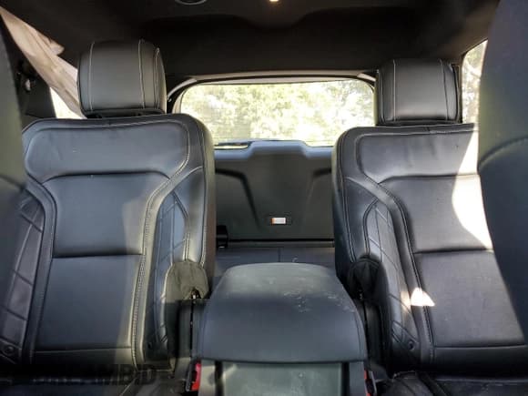 ✅ 2019 Ford Explorer Platinum • VIN: 1FM5K8HT0KGA21224 • Lot: 54771425. Wystawiony na Copart z przebiegiem 114 525 mil. Bezpłatny archiwum sprzedaży aukcyjnych z USA i szczegółowy raport historii pojazdu na DreamBid. Zdjęcie 10.