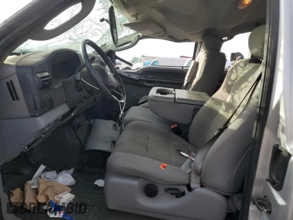 ✅ 2007 Ford F-250 XL • VIN: 1FTSX21557EA32840 • Lot: 90320135. Listed on Copart with 136,179 mi. Free auction sales archive from the USA and detailed vehicle history report at DreamBid. Image 7.