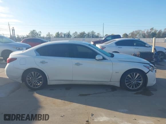 ✅ 2018 Infiniti Q50 Luxe • VIN: JN1EV7AP9JM360229 • Lot: 43688827. Wystawiony na IAAI z przebiegiem 120 145 mil. Bezpłatny archiwum sprzedaży aukcyjnych z USA i szczegółowy raport historii pojazdu na DreamBid. Zdjęcie 13.