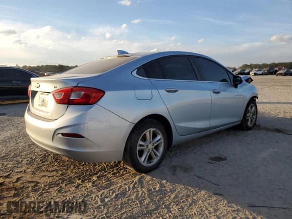 ✅ 2018 Chevrolet Cruze LT • VIN: 1G1BE5SM2J7137692 • Лот: 73472992. Опубликован ранее на Copart с пробегом 81 964 миль. Бесплатный доступ к архиву аукционных продаж из США и подробный отчёт об истории автомобиля на DreamBid. Изображение 3.