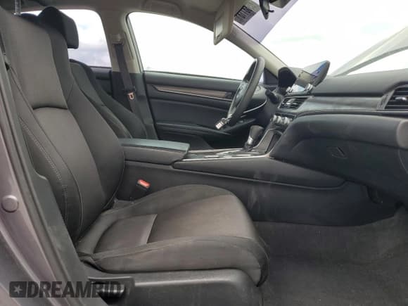 ✅ 2018 Honda Accord LX • VIN: 1HGCV1F10JA242157 • Лот: 69881185. Опубликован ранее на Copart с пробегом 163 021 миль. Бесплатный доступ к архиву аукционных продаж из США и подробный отчёт об истории автомобиля на DreamBid. Изображение 7.