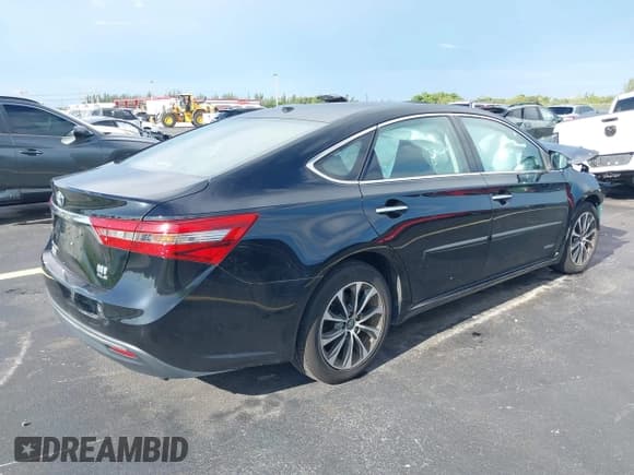 ✅ 2018 Toyota Avalon Hybrid XLE Plus • VIN: 4T1BD1EB8JU061910 • Lot: 42749018. Wystawiony na IAAI z przebiegiem 73 183 mil. Bezpłatny archiwum sprzedaży aukcyjnych z USA i szczegółowy raport historii pojazdu na DreamBid. Zdjęcie 4.