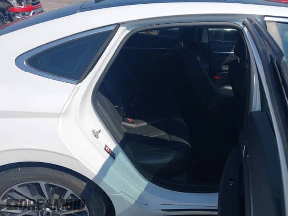 ✅ 2022 Hyundai Sonata Limited • VIN: KMHL34J28NA213240 • Lot: 43206360. Listed on IAAI with 61,134 mi miles. Access the free auction sales archive from the USA and view a detailed vehicle history report at DreamBid. Image 8.