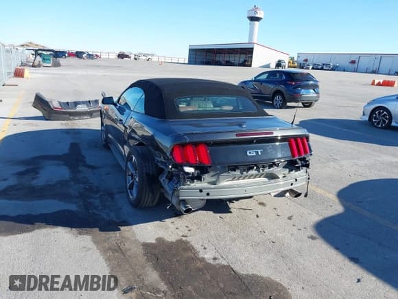 ✅ 2017 Ford Mustang GT Premium • VIN: 1FATP8FFXH5316920 • Lot: 40822348. Wystawiony na IAAI z przebiegiem 18 983 mil. Bezpłatny archiwum sprzedaży aukcyjnych z USA i szczegółowy raport historii pojazdu na DreamBid. Zdjęcie 6.