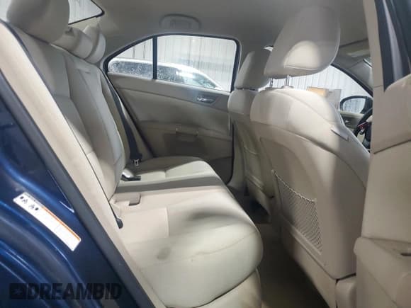 ✅ 2012 Suzuki Kizashi SE • VIN: JS2RF9A33C6101320 • Lot: 82077245. Wystawiony na Copart z przebiegiem 127 790 mil. Bezpłatny archiwum sprzedaży aukcyjnych z USA i szczegółowy raport historii pojazdu na DreamBid. Zdjęcie 10.