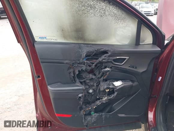 ✅ 2023 Kia Sportage SX-Prestige • VIN: KNDPXCAG3P7046480 • Lot: 43279795. Wystawiony na IAAI z przebiegiem 21 946 mil. Bezpłatny archiwum sprzedaży aukcyjnych z USA i szczegółowy raport historii pojazdu na DreamBid. Zdjęcie 6.