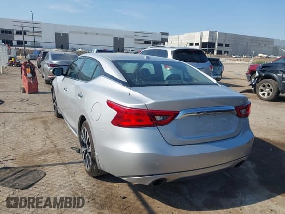 ✅ 2017 Nissan Maxima SR • VIN: 1N4AA6AP9HC448284 • Лот: 43015733. Опубликован ранее на IAAI с пробегом 192 666 миль. Бесплатный доступ к архиву аукционных продаж из США и подробный отчёт об истории автомобиля на DreamBid. Изображение 3.