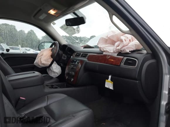 ✅ 2013 Chevrolet Avalanche LS • VIN: 3GNMCEE05DG377401 • Lot: 42789451. Listed on IAAI with 48,512 mi. Free auction sales archive from the USA and detailed vehicle history report at DreamBid. Image 5.