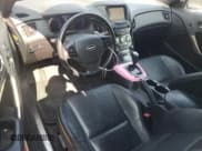 ✅ 2016 Hyundai Genesis Coupe R-Spec • VIN: KMHHU6KJ8GU135919 • Lot: 63907695. Wystawiony na Copart z przebiegiem 233 661 mil. Bezpłatny archiwum sprzedaży aukcyjnych z USA i szczegółowy raport historii pojazdu na DreamBid. Zdjęcie 8.