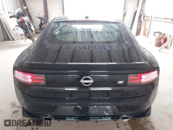 ✅ 2023 Nissan Z Performance • VIN: JN1BZ4BH1PM312049 • Lot: 42930962. Wystawiony na IAAI z przebiegiem 5 499 mil. Bezpłatny archiwum sprzedaży aukcyjnych z USA i szczegółowy raport historii pojazdu na DreamBid. Zdjęcie 16.