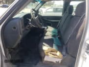 ✅ 2002 Chevrolet Silverado 1500 • VIN: 1GBHC29U22E300208 • Лот: 52234395. Опубликован ранее на Copart с пробегом Не указан. Бесплатный доступ к архиву аукционных продаж из США и подробный отчёт об истории автомобиля на DreamBid. Изображение 7.