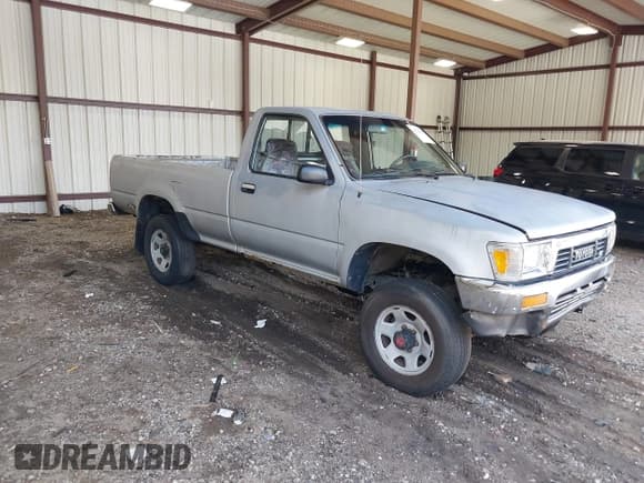 ✅ 1989 Toyota Pickup • VIN: JT4VN02D9K0000007 • Лот: 42726385. Опубликован ранее на IAAI с пробегом 260 583 миль. Бесплатный доступ к архиву аукционных продаж из США и подробный отчёт об истории автомобиля на DreamBid. Изображение 1.