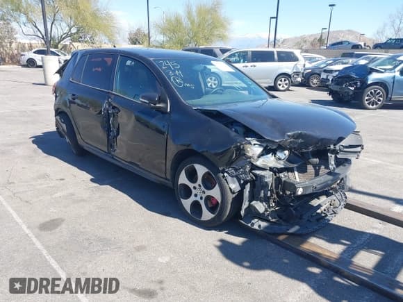 ✅ 2012 Volkswagen Golf GTI w/Conv & Sunroof PZEV • VIN: WVWGD7AJXCW212750 • Lot: 41593461. Wystawiony na IAAI z przebiegiem 122 805 mil. Bezpłatny archiwum sprzedaży aukcyjnych z USA i szczegółowy raport historii pojazdu na DreamBid. Zdjęcie 1.