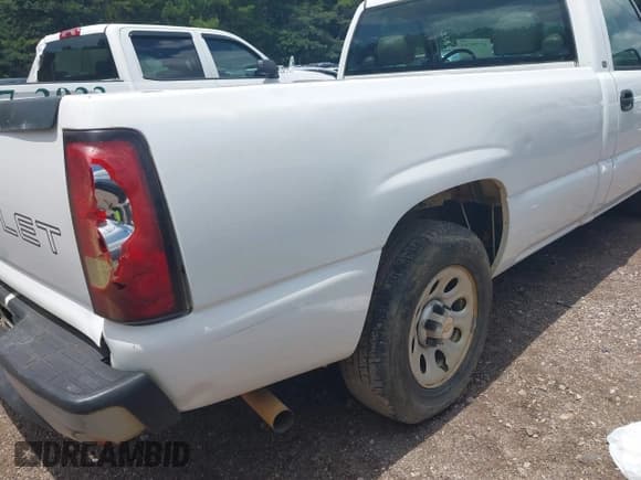 ✅ 2005 Chevrolet Silverado 1500 Work Truck • VIN: 1GCEC14XX5Z223823 • Лот: 42798764. Опубликован ранее на IAAI с пробегом 60 880 миль. Бесплатный доступ к архиву аукционных продаж из США и подробный отчёт об истории автомобиля на DreamBid. Изображение 12.