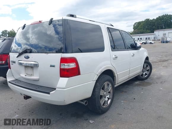 ✅ 2009 Ford Expedition Limited • VIN: 1FMFU19509EB10321 • Лот: 43326943. Опубликован ранее на IAAI с пробегом 271 332 миль. Бесплатный доступ к архиву аукционных продаж из США и подробный отчёт об истории автомобиля на DreamBid. Изображение 4.