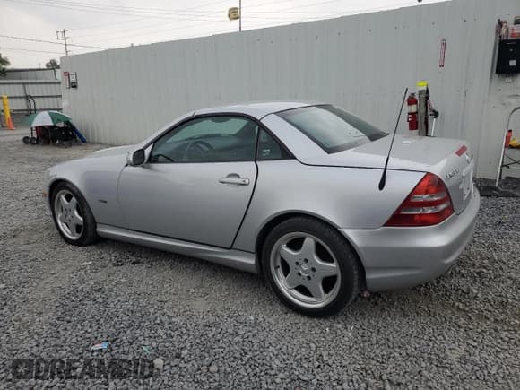 ✅ 2001 Mercedes-Benz SLK 230/320 • VIN: WDBKK65F31F230678 • Лот: 67270255. Опубликован ранее на Copart с пробегом 95 000 миль. Бесплатный доступ к архиву аукционных продаж из США и подробный отчёт об истории автомобиля на DreamBid. Изображение 2.