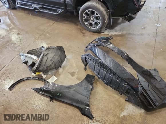 ✅ 2019 Volvo XC60 Momentum • VIN: LYV102RK9KB367764 • Lot: 71990625. Wystawiony na Copart z przebiegiem 86 067 mil. Bezpłatny archiwum sprzedaży aukcyjnych z USA i szczegółowy raport historii pojazdu na DreamBid. Zdjęcie 13.