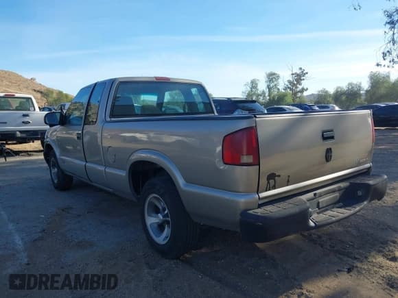 ✅ 2002 Chevrolet S-10 Fleet • VIN: 1GCCS195728191237 • Лот: 38286556. Опубликован ранее на IAAI с пробегом Не указан. Бесплатный доступ к архиву аукционных продаж из США и подробный отчёт об истории автомобиля на DreamBid. Изображение 3.