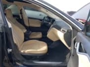 ✅ 2014 Tesla Model S 60 • VIN: 5YJSA1H19EFP60722 • Lot: 41324273. Wystawiony na IAAI z przebiegiem 89 962 mil. Bezpłatny archiwum sprzedaży aukcyjnych z USA i szczegółowy raport historii pojazdu na DreamBid. Zdjęcie 5.