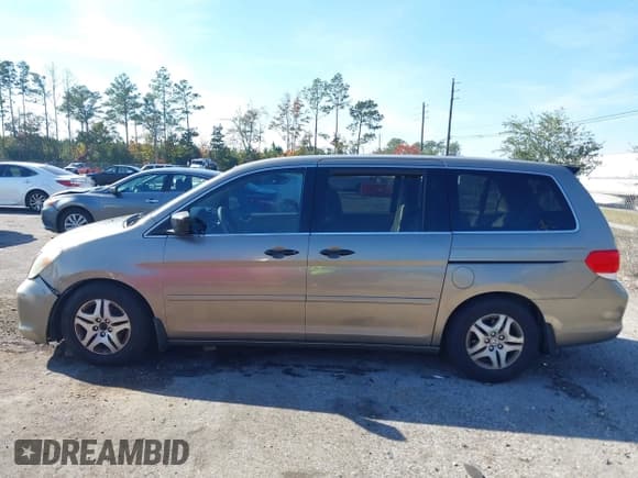 ✅ 2010 Honda Odyssey LX • VIN: 5FNRL3H26AB097777 • Лот: 43720971. Опубликован ранее на IAAI с пробегом 215 966 миль. Бесплатный доступ к архиву аукционных продаж из США и подробный отчёт об истории автомобиля на DreamBid. Изображение 14.