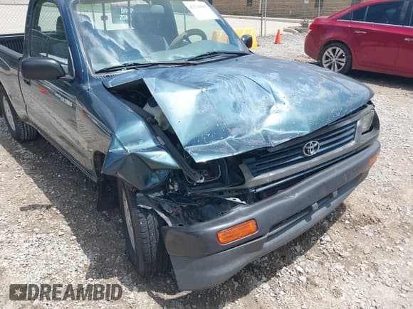 ✅ 1995 Toyota Tacoma • VIN: 4TAUN41B0SZ023749 • Lot: 42710595. Listed on IAAI with 178,220 mi. Free auction sales archive from the USA and detailed vehicle history report at DreamBid. Image 6.
