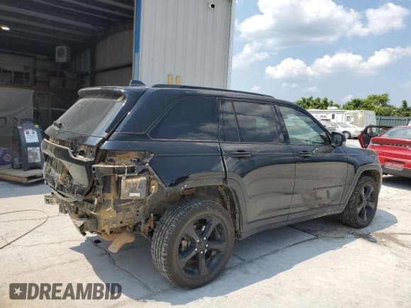 ✅ 2022 Jeep Grand Cherokee Altitude • VIN: 1C4RJHAG2N8595389 • Лот: 69393675. Опубликован ранее на Copart с пробегом 60 266 миль. Бесплатный доступ к архиву аукционных продаж из США и подробный отчёт об истории автомобиля на DreamBid. Изображение 3.