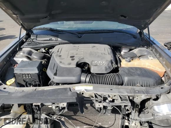 ✅ 2011 Dodge Challenger • VIN: 2B3CJ4DG6BH565684 • Lot: 90505685. Wystawiony na Copart z przebiegiem 146 998 mil. Bezpłatny archiwum sprzedaży aukcyjnych z USA i szczegółowy raport historii pojazdu na DreamBid. Zdjęcie 11.