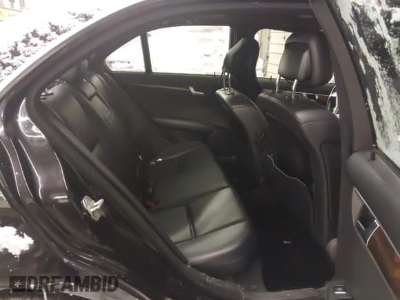 ✅ 2014 Mercedes-Benz C 250 Sport • VIN: WDDGF4HB1ER309401 • Lot: 43865931. Listed on IAAI with 137,663 mi. Free auction sales archive from the USA and detailed vehicle history report at DreamBid. Image 8.