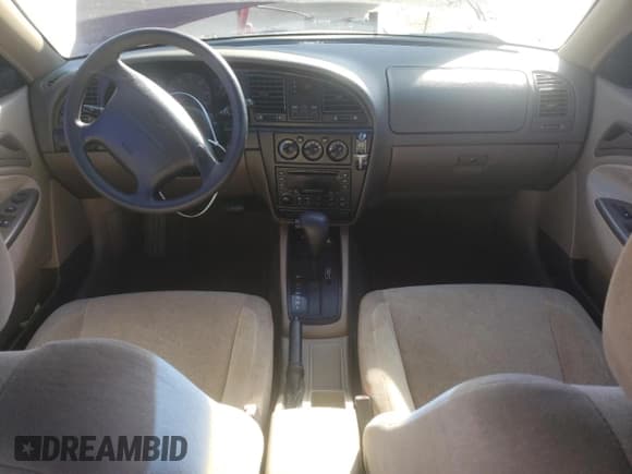 ✅ 2000 Daewoo Nubira CDX • VIN: KLAJB82Z7YK546648 • Lot: 43050445. Wystawiony na Copart z przebiegiem 77 874 mil. Bezpłatny archiwum sprzedaży aukcyjnych z USA i szczegółowy raport historii pojazdu na DreamBid. Zdjęcie 8.