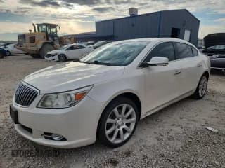 ✅ 2013 Buick LaCrosse Touring • VIN: 1G4GJ5E38DF231318 • Lot: 89716085. Wystawiony na Copart z przebiegiem 173 064 mil. Bezpłatny archiwum sprzedaży aukcyjnych z USA i szczegółowy raport historii pojazdu na DreamBid. Zdjęcie 1.