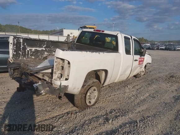 ✅ 2007 Chevrolet Silverado 2500HD Work Truck • VIN: 1GCHC29K57E516474 • Лот: 43119760. Опубликован ранее на IAAI с пробегом 359 924 миль. Бесплатный доступ к архиву аукционных продаж из США и подробный отчёт об истории автомобиля на DreamBid. Изображение 4.