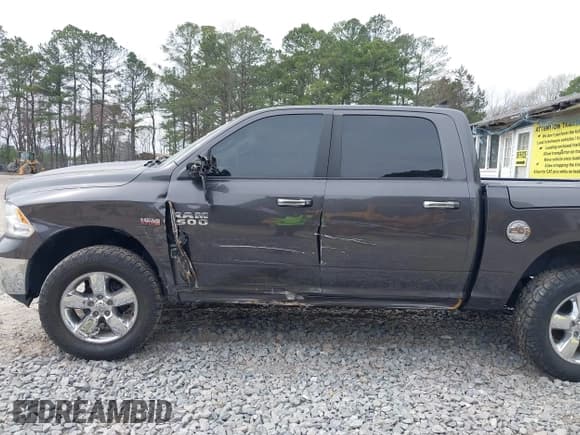 ✅ 2018 Ram 1500 Big Horn • VIN: 1C6RR7LT1JS218327 • Lot: 41815454. Wystawiony na IAAI z przebiegiem 48 698 mil. Bezpłatny archiwum sprzedaży aukcyjnych z USA i szczegółowy raport historii pojazdu na DreamBid. Zdjęcie 6.