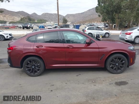 ✅ 2023 BMW X4 xDrive30i • VIN: 5UX33DT04P9P72478 • Lot: 43247289. Wystawiony na IAAI z przebiegiem 42 845 mil. Bezpłatny archiwum sprzedaży aukcyjnych z USA i szczegółowy raport historii pojazdu na DreamBid. Zdjęcie 13.