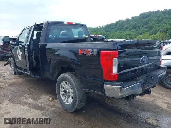 ✅ 2017 Ford F-250 Lariat • VIN: 1FT7W2BT9HEE43424 • Лот: 42582120. Опубликован ранее на IAAI с пробегом 197 497 миль. Бесплатный доступ к архиву аукционных продаж из США и подробный отчёт об истории автомобиля на DreamBid. Изображение 3.