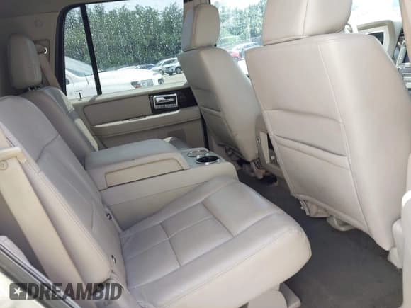 ✅ 2008 Lincoln Navigator • VIN: 5LMFU27598LJ18739 • Lot: 42501327. Wystawiony na IAAI z przebiegiem 152 933 mil. Bezpłatny archiwum sprzedaży aukcyjnych z USA i szczegółowy raport historii pojazdu na DreamBid. Zdjęcie 8.