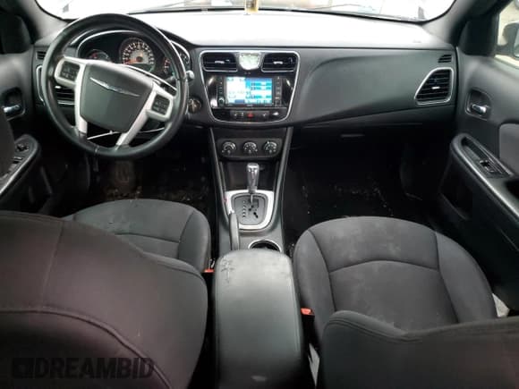 ✅ 2013 Chrysler 200 Touring • VIN: 1C3CCBBB2DN513150 • Lot: 93096295. Listed on Copart with 144,836 mi. Free auction sales archive from the USA and detailed vehicle history report at DreamBid. Image 8.