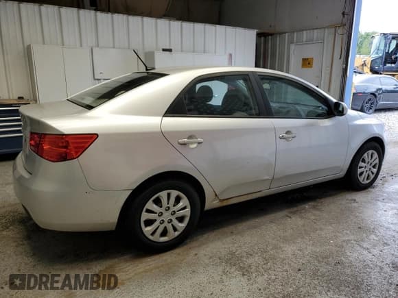 ✅ 2010 Kia Forte LX • VIN: KNAFT4A23A5088374 • Лот: 69880375. Опубликован ранее на Copart с пробегом 132 852 миль. Бесплатный доступ к архиву аукционных продаж из США и подробный отчёт об истории автомобиля на DreamBid. Изображение 3.