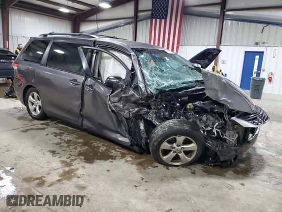 ✅ 2013 Toyota Sienna LE AAS • VIN: 5TDKK3DC7DS320721 • Lot: 90609215. Listed on Copart with Not provided. Free auction sales archive from the USA and detailed vehicle history report at DreamBid. Image 4.