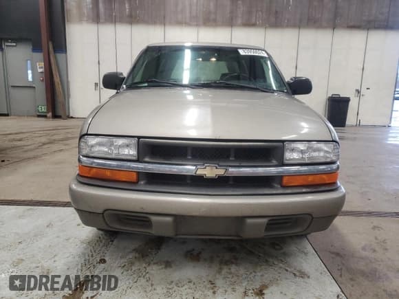 ✅ 2001 Chevrolet S-10 LS • VIN: 1GCCS19W018149449 • Лот: 83950024. Опубликован ранее на Copart с пробегом 94 150 миль. Бесплатный доступ к архиву аукционных продаж из США и подробный отчёт об истории автомобиля на DreamBid. Изображение 5.