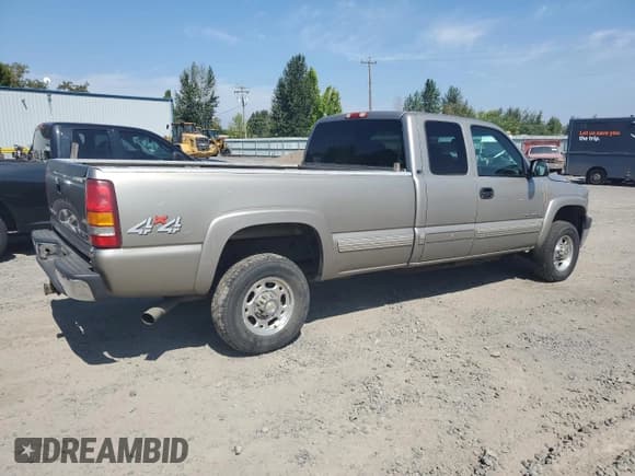 ✅ 2002 Chevrolet Silverado 2500HD LS • VIN: 1GCHK29U32E268884 • Лот: 69916615. Опубликован ранее на Copart с пробегом 272 541 миль. Бесплатный доступ к архиву аукционных продаж из США и подробный отчёт об истории автомобиля на DreamBid. Изображение 3.