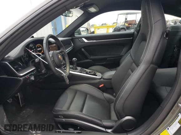 ✅ 2024 Porsche 911 Carrera S • VIN: WP0AB2A94RS219603 • Lot: 88951115. Wystawiony na Copart z przebiegiem 3 413 mil. Bezpłatny archiwum sprzedaży aukcyjnych z USA i szczegółowy raport historii pojazdu na DreamBid. Zdjęcie 7.