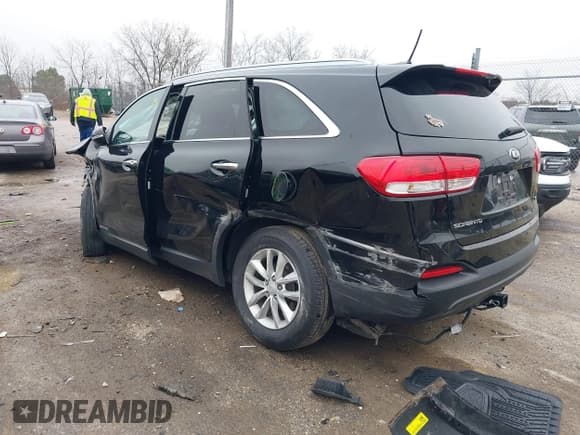 ✅ 2017 Kia Sorento LX • VIN: 5XYPGDA53HG195741 • Lot: 43797985. Listed on IAAI with 50,482 mi. Free auction sales archive from the USA and detailed vehicle history report at DreamBid. Image 3.