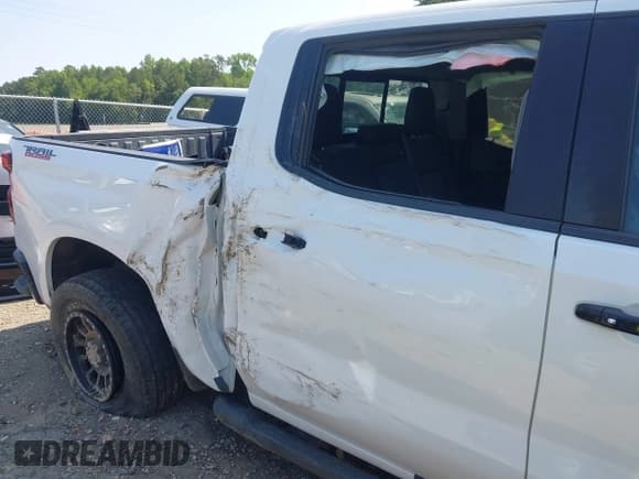 ✅ 2022 Chevrolet Silverado 1500 LT Trail Boss • VIN: 1GCPYFED7NZ146324 • Lot: 42416840. Wystawiony na IAAI z przebiegiem 69 309 mil. Bezpłatny archiwum sprzedaży aukcyjnych z USA i szczegółowy raport historii pojazdu na DreamBid. Zdjęcie 6.