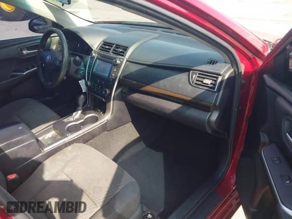 2016 Toyota Camry SE z VIN 4T1BF1FK1GU505405, wystawiony jako IAAI lot #42746443 z przebiegiem 238 864 mil mil oraz . Historia ofert i sprzedaży dostępna na DreamBid. Obrazek 5.