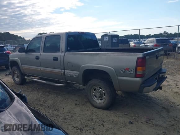 ✅ 2002 Chevrolet Silverado 2500HD LT • VIN: 1GCHK23U52F235890 • Lot: 43040627. Listed on IAAI with 361,130 mi. Free auction sales archive from the USA and detailed vehicle history report at DreamBid. Image 14.