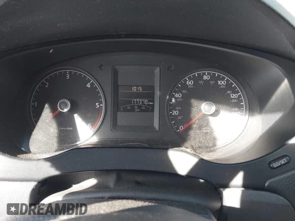 ✅ 2011 Volkswagen Jetta TDI • VIN: 3VW3L7AJ4BM072188 • Lot: 41606803. Wystawiony na IAAI z przebiegiem 177 400 mil. Bezpłatny archiwum sprzedaży aukcyjnych z USA i szczegółowy raport historii pojazdu na DreamBid. Zdjęcie 7.