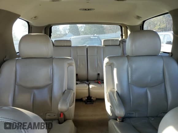 ✅ 2006 Chevrolet Tahoe LT • VIN: 1GNEC13Z06R161280 • Lot: 83613344. Wystawiony na Copart z przebiegiem 179 786 mil. Bezpłatny archiwum sprzedaży aukcyjnych z USA i szczegółowy raport historii pojazdu na DreamBid. Zdjęcie 10.